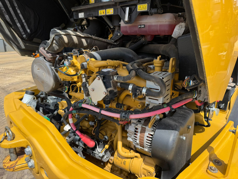 Pá carregadora de rodas Caterpillar 908M CE + EPA: foto 20 Pá carregadora de rodas Caterpillar 908M CE + EPA: foto 20