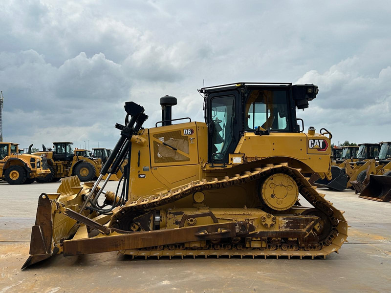 Caterpillar D6 LGP - Buldôzer: foto 1 Caterpillar D6 LGP - Buldôzer: foto 1