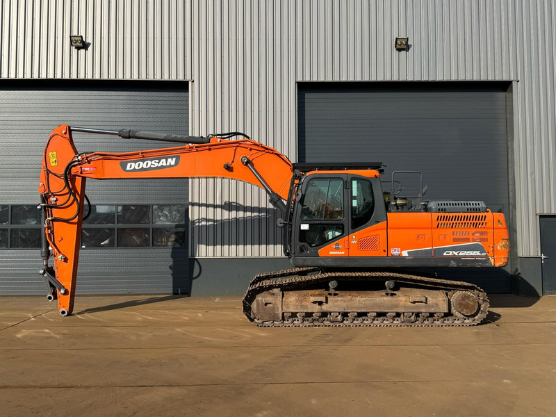 Doosan DX255NLC-5 - Escavadora de rastos: foto 1 Doosan DX255NLC-5 - Escavadora de rastos: foto 1