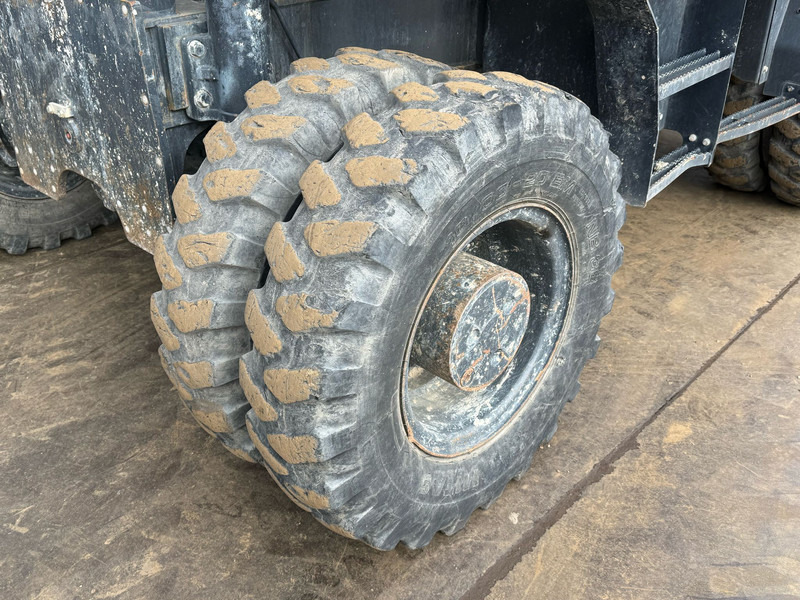 Escavadeira de rodas Komatsu PW180-11: foto 13