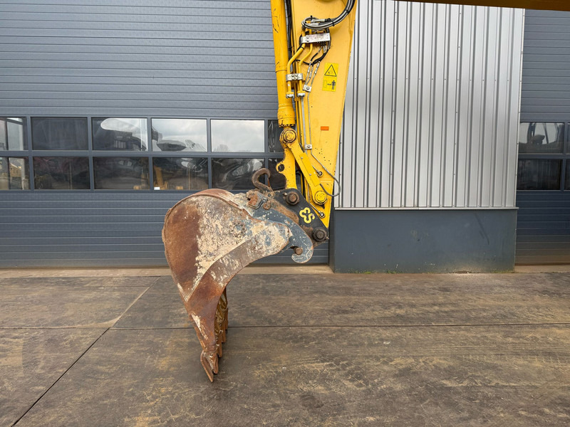 Escavadeira de rodas Komatsu PW180-11: foto 9