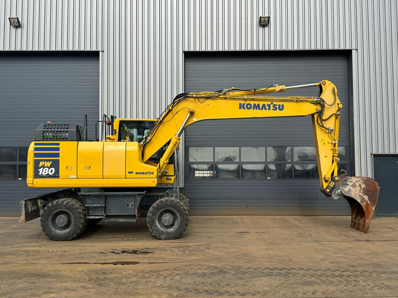 Komatsu PW180-11 - Escavadeira de rodas: foto 5 Komatsu PW180-11 - Escavadeira de rodas: foto 5
