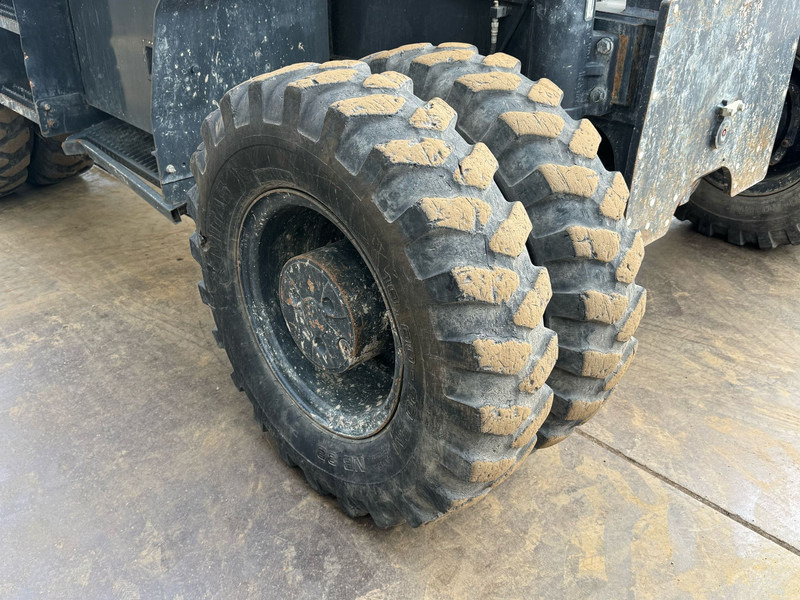 Escavadeira de rodas Komatsu PW180-11: foto 10