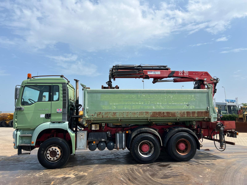 MAN TGA 26.480 tipper + HMF crane - Camião basculante, Camião grua: foto 2 MAN TGA 26.480 tipper + HMF crane - Camião basculante, Camião grua: foto 2