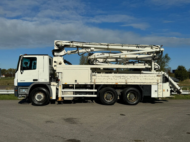 MERCEDESBENZ Actros 2632 6x4 with Putzmeister BSF 24-4 11 24m concrete pump - Autobomba de betão: foto 2 MERCEDESBENZ Actros 2632 6x4 with Putzmeister BSF 24-4 11 24m concrete pump - Autobomba de betão: foto 2