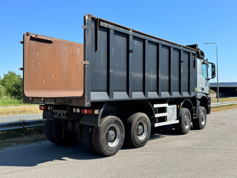 MERCEDESBENZ Arocs 4848 8x8 tipper - Camião basculante: foto 5 MERCEDESBENZ Arocs 4848 8x8 tipper - Camião basculante: foto 5
