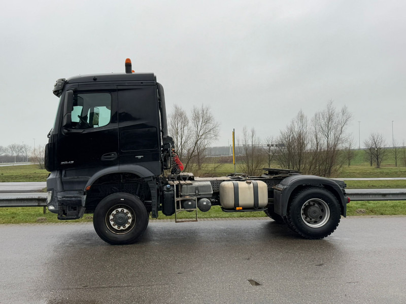 MERCEDESBENZ Arocs 2043 4x4 Tractor Head - Tractor: foto 2 MERCEDESBENZ Arocs 2043 4x4 Tractor Head - Tractor: foto 2