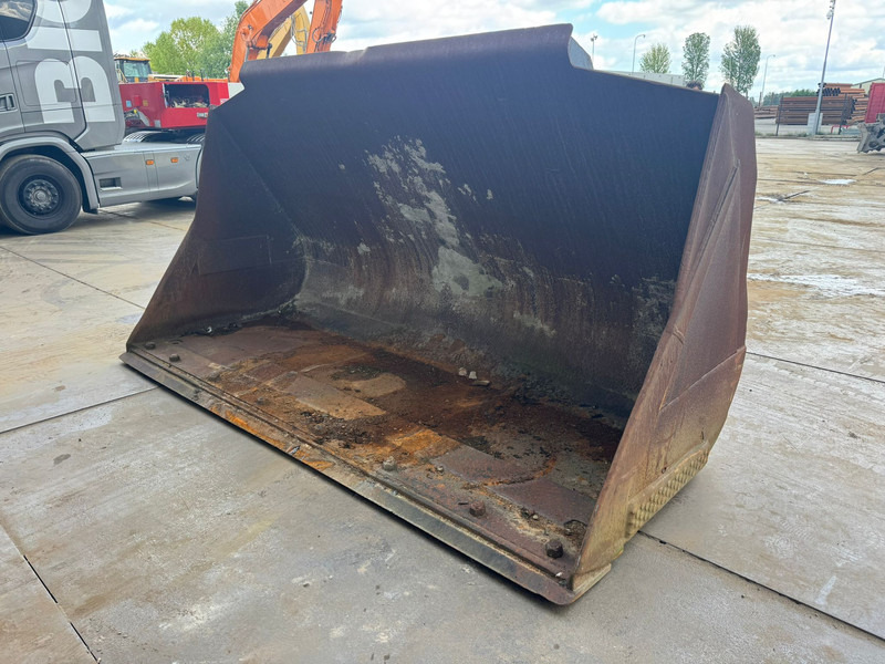 Volvo 4.2 m3 - Balde: foto 1 Volvo 4.2 m3 - Balde: foto 1