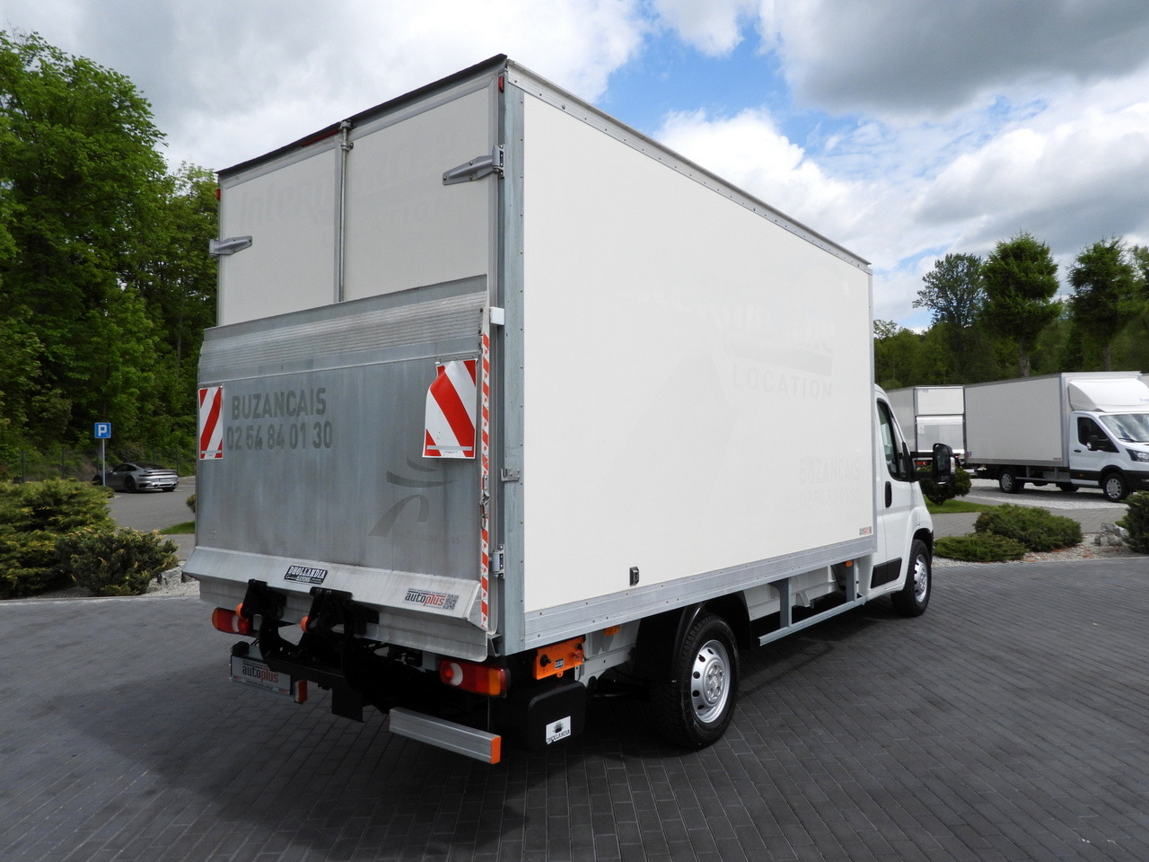 CITROEN JUMPER BOX LIFT 8 PALLETS CRUISE CONTROL NAVIGATION AIR CONDITIONING 165HP - Carrinha frigorífica: foto 3 CITROEN JUMPER BOX LIFT 8 PALLETS CRUISE CONTROL NAVIGATION AIR CONDITIONING 165HP - Carrinha frigorífica: foto 3