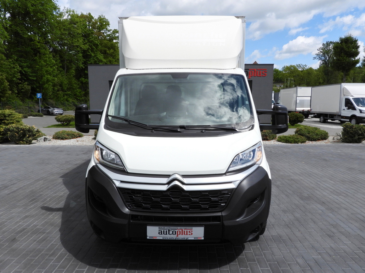 CITROEN JUMPER BOX LIFT 8 PALLETS CRUISE CONTROL NAVIGATION AIR CONDITIONING 165HP - Carrinha de contentor: foto 5 CITROEN JUMPER BOX LIFT 8 PALLETS CRUISE CONTROL NAVIGATION AIR CONDITIONING 165HP - Carrinha de contentor: foto 5