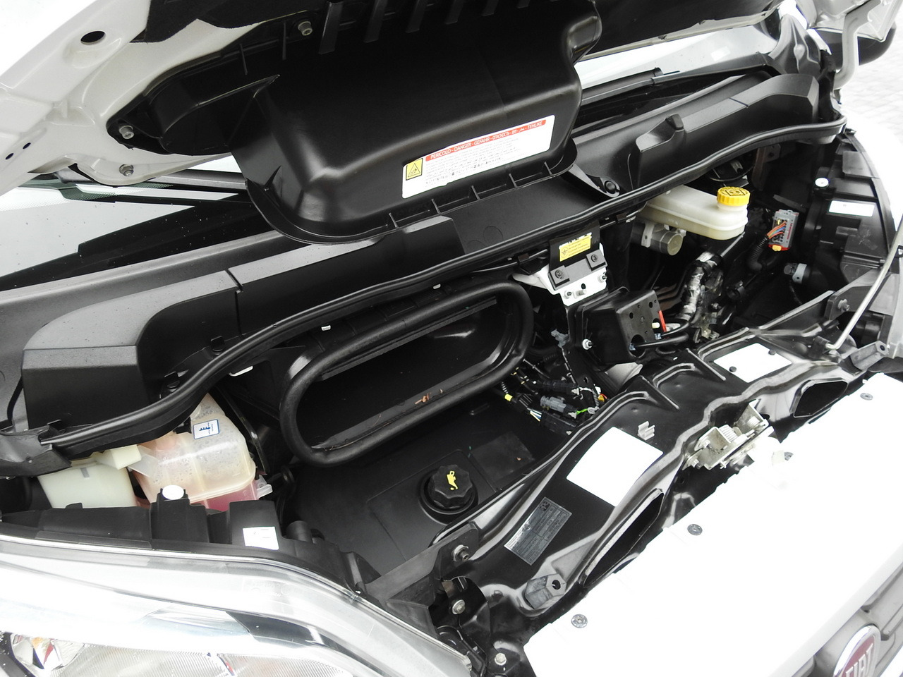 Carrinha de contentor FIAT DUCATO BOX LIFT 8 PALLETS CRUISE CONTROL NAVIGATION AIR CONDITIONING LED LIGHTS 130HP: foto 27 Carrinha de contentor FIAT DUCATO BOX LIFT 8 PALLETS CRUISE CONTROL NAVIGATION AIR CONDITIONING LED LIGHTS 130HP: foto 27