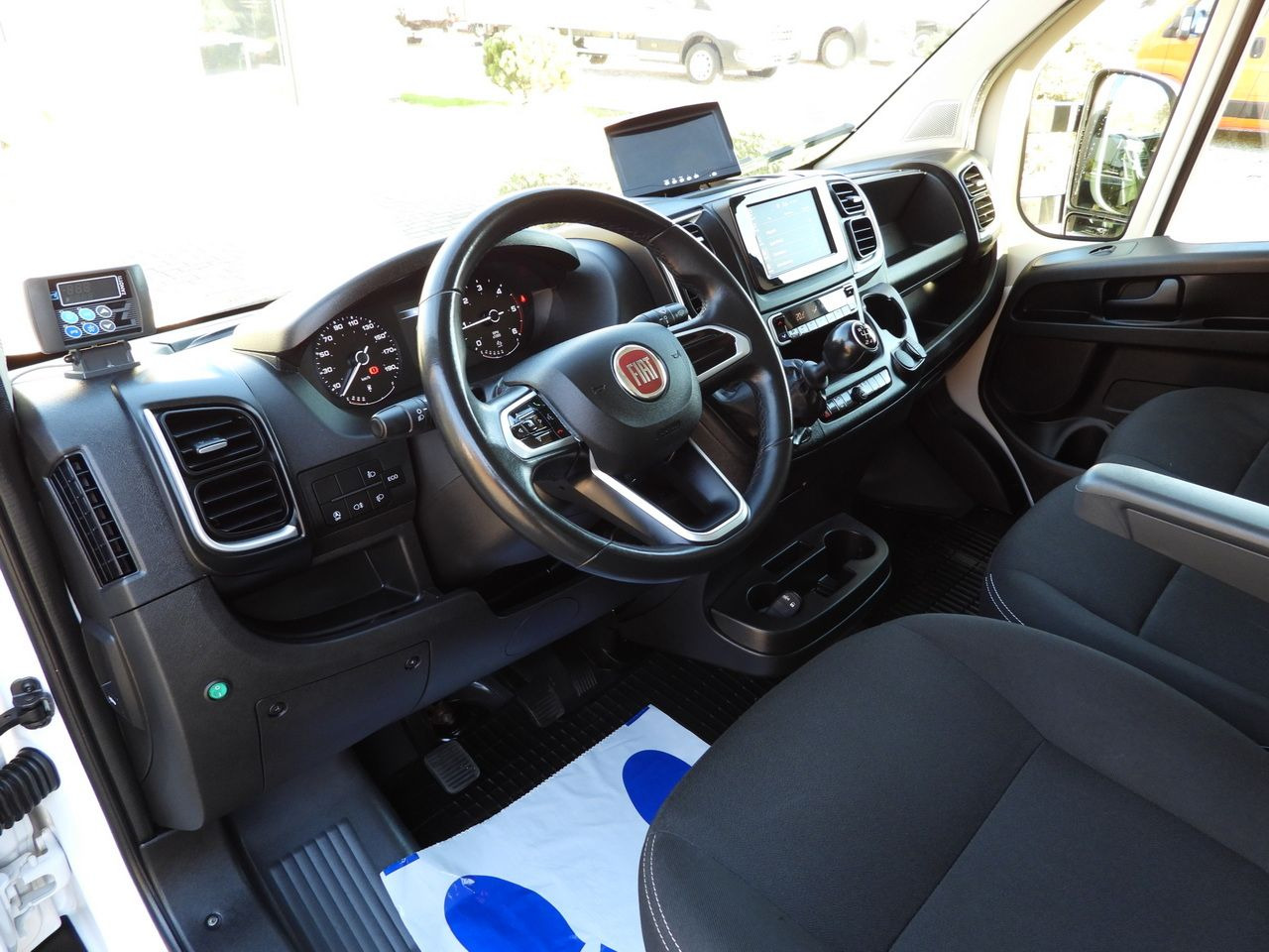 FIAT DUCATO REGRIGERATOR BOX -5*C HEATING FUNCTION AIR CONDITIONING 140HP - Carrinha frigorífica: foto 2 FIAT DUCATO REGRIGERATOR BOX -5*C HEATING FUNCTION AIR CONDITIONING 140HP - Carrinha frigorífica: foto 2