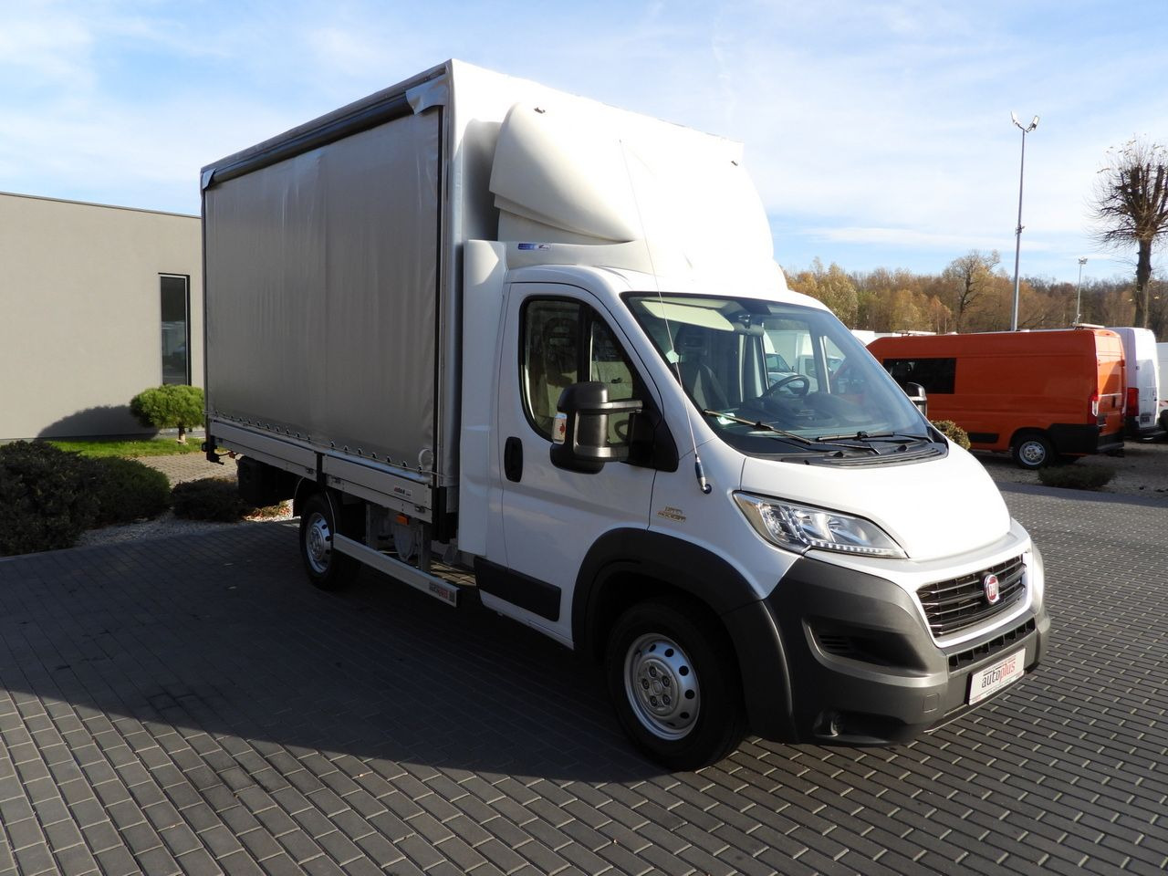 FIAT DUCATO TARPAULIN 8 PALLETS CRUISE CONTROL LED LIGHTS AIR CONDITIONING 180HP - Carrinha de lona: foto 4 FIAT DUCATO TARPAULIN 8 PALLETS CRUISE CONTROL LED LIGHTS AIR CONDITIONING 180HP - Carrinha de lona: foto 4
