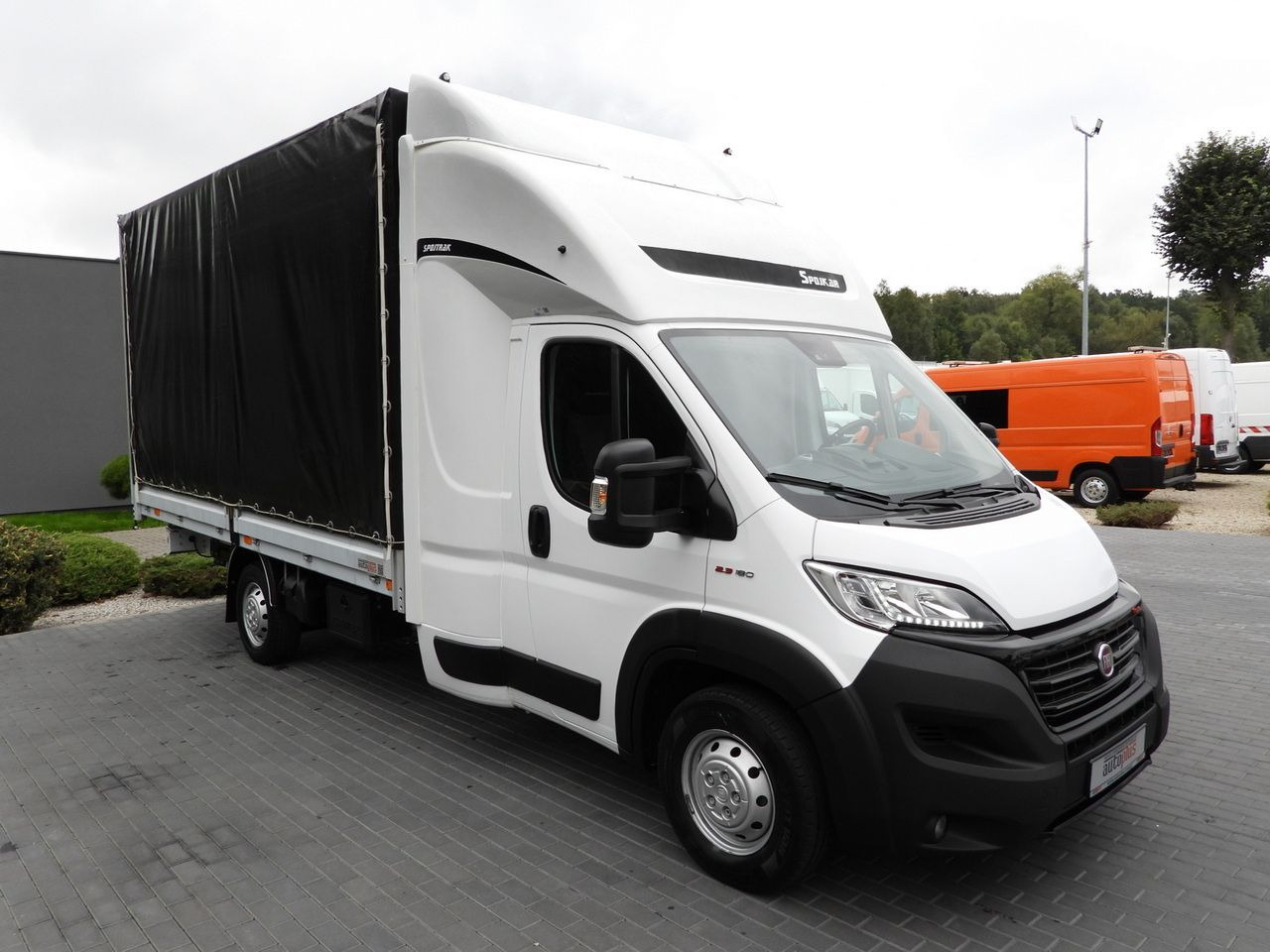 FIAT DUCATO TARPAULIN 9 PALLETS CRUISE CONTROL LED LIGHTS PNEUMATICS AIR CONDITIONING 180HP - Carrinha de lona: foto 4 FIAT DUCATO TARPAULIN 9 PALLETS CRUISE CONTROL LED LIGHTS PNEUMATICS AIR CONDITIONING 180HP - Carrinha de lona: foto 4