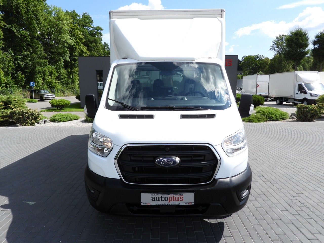 FORD TRANSIT BOX LIFT 8 PALLETS CRUISE CONTROL LED LIGHTS TWIN WHEELS AIR CONDITIONING 130HP - Carrinha de contentor: foto 5 FORD TRANSIT BOX LIFT 8 PALLETS CRUISE CONTROL LED LIGHTS TWIN WHEELS AIR CONDITIONING 130HP - Carrinha de contentor: foto 5