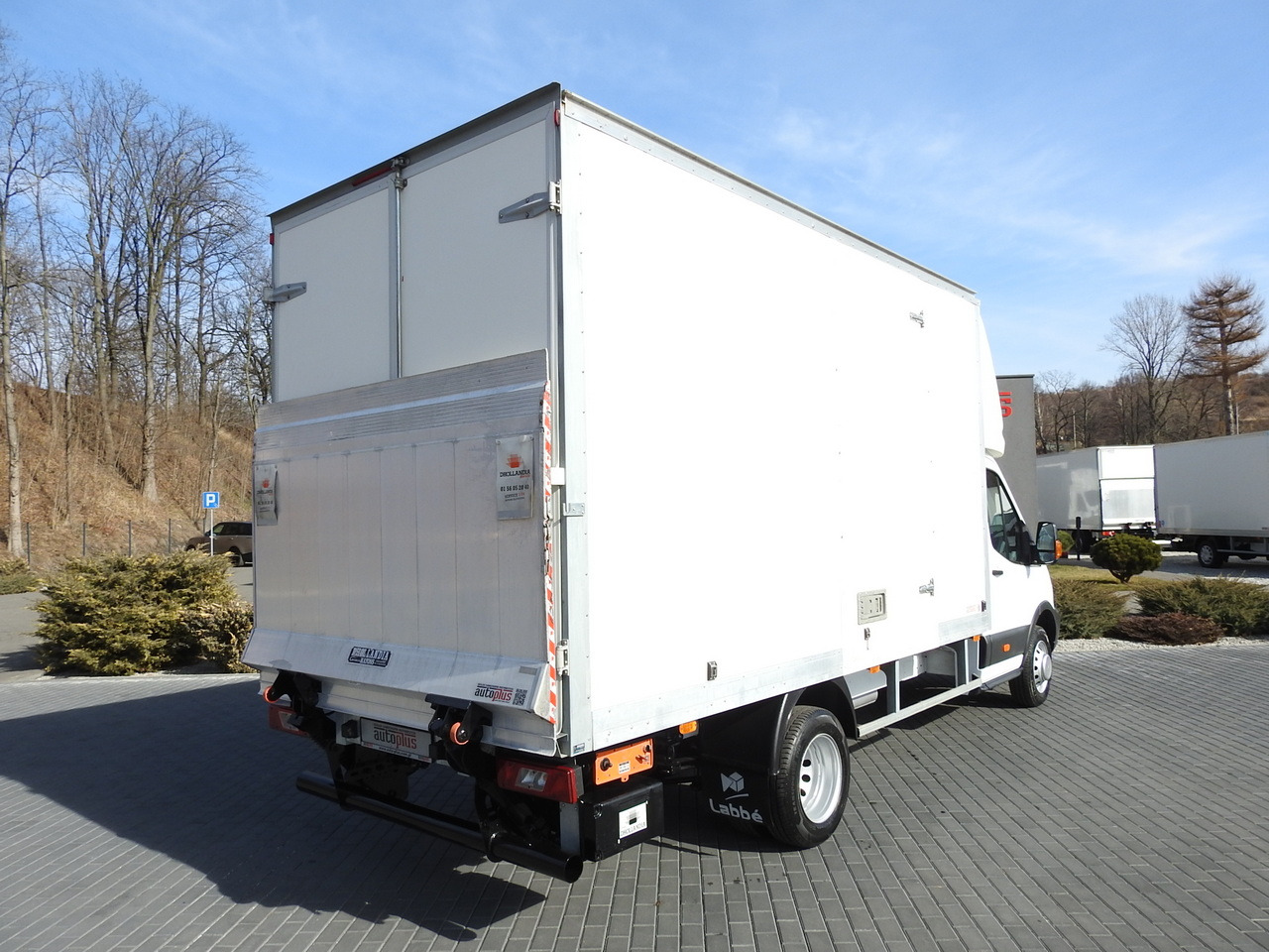 FORD TRANSIT  BOX LIFT 8 PALLETS CRUISE CONTROL LED LIGHTS TWIN WHEELS AIR CONDITIONING  170HP - Carrinha frigorífica: foto 3 FORD TRANSIT  BOX LIFT 8 PALLETS CRUISE CONTROL LED LIGHTS TWIN WHEELS AIR CONDITIONING  170HP - Carrinha frigorífica: foto 3
