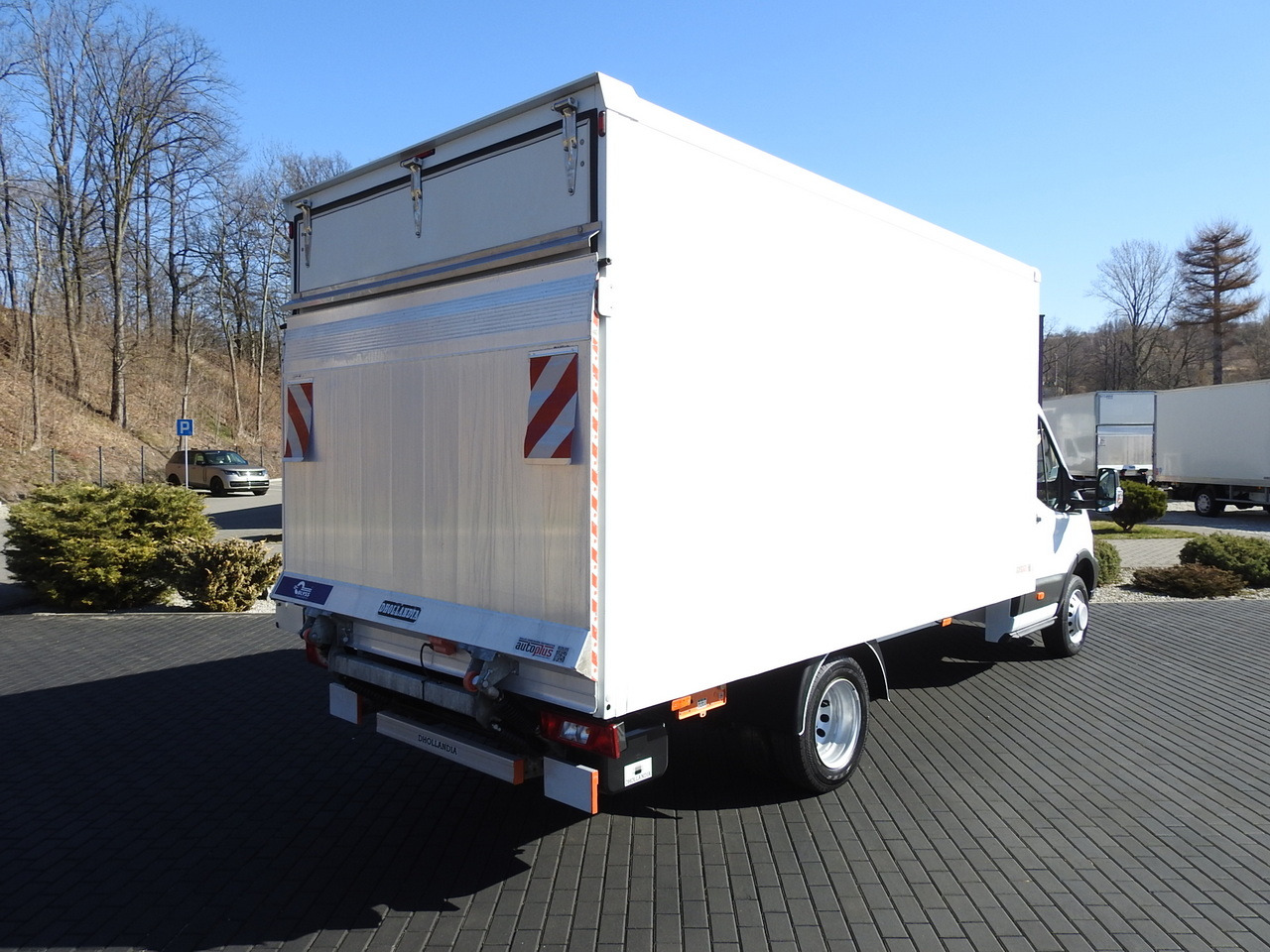 FORD TRANSIT BOX LIFT 8 PALLETS TWIN WHEELS AIR CONDITIONING 130HP - Carrinha de contentor: foto 3 FORD TRANSIT BOX LIFT 8 PALLETS TWIN WHEELS AIR CONDITIONING 130HP - Carrinha de contentor: foto 3