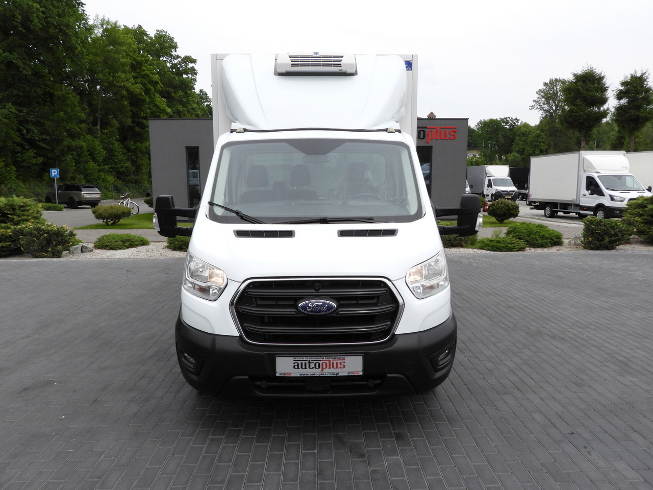 FORD TRANSIT BOX / REFRIGERATOR BOX 5*C / CRUISE CONTROL LED LIGHTS TWIN WHEELS AIR CONDITIONING 130HP - Carrinha frigorífica: foto 5 FORD TRANSIT BOX / REFRIGERATOR BOX 5*C / CRUISE CONTROL LED LIGHTS TWIN WHEELS AIR CONDITIONING 130HP - Carrinha frigorífica: foto 5