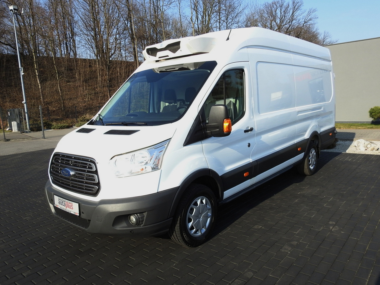 Carrinha frigorífica FORD TRANSIT  REFRIGERATOR VAN 0°C HEATING FUNCTION CRUISE CONTROL LED LIGHTS AIR CONDITIONING  130HP: foto 6