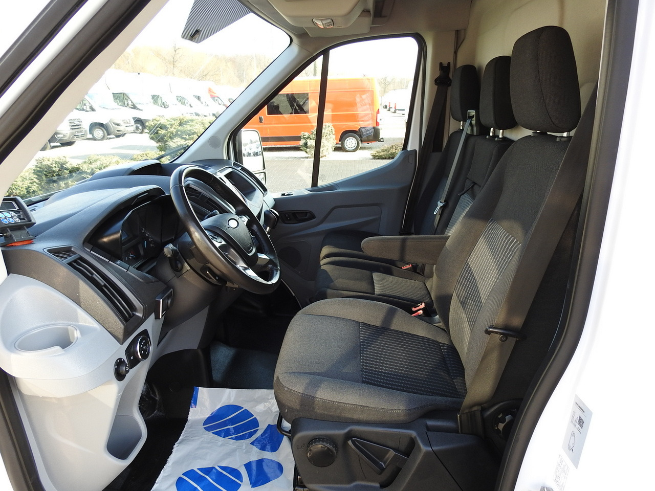 Carrinha frigorífica FORD TRANSIT  REFRIGERATOR VAN 0°C HEATING FUNCTION CRUISE CONTROL LED LIGHTS AIR CONDITIONING  130HP: foto 27