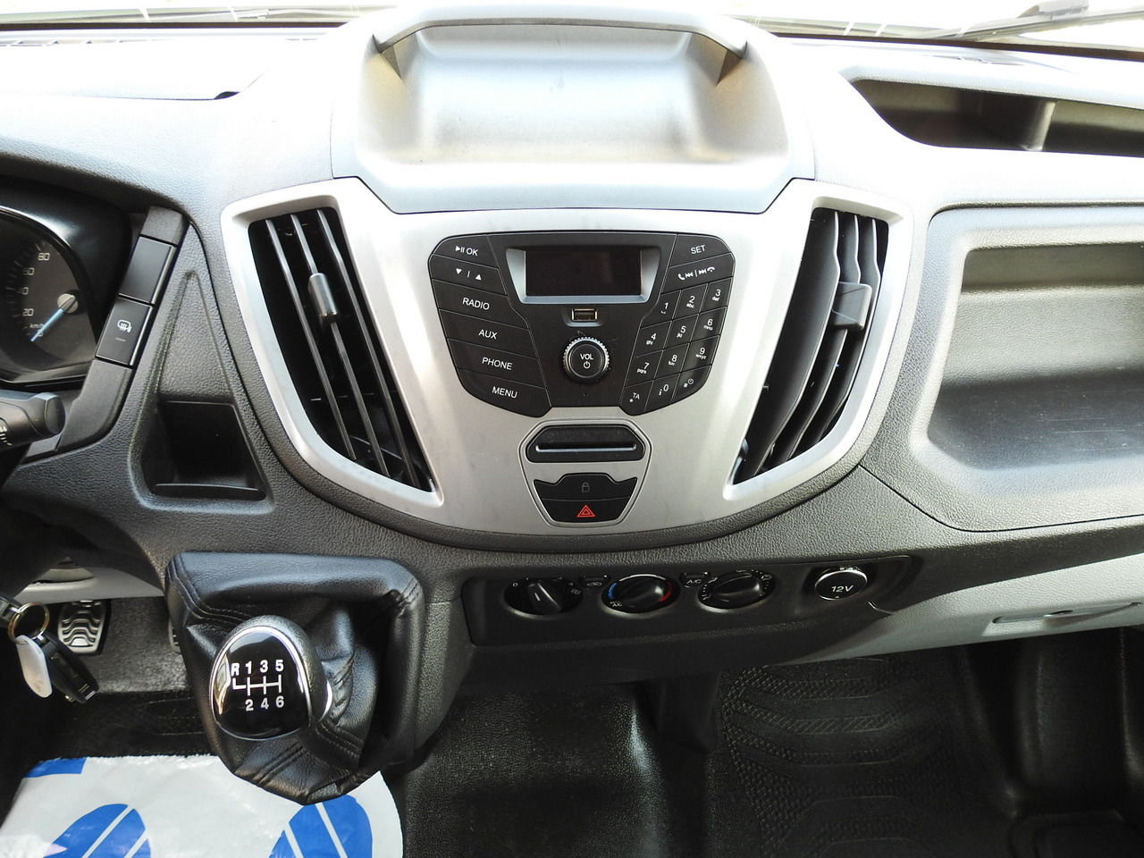 Carrinha frigorífica FORD TRANSIT  REFRIGERATOR VAN 0°C HEATING FUNCTION CRUISE CONTROL LED LIGHTS AIR CONDITIONING  130HP: foto 36