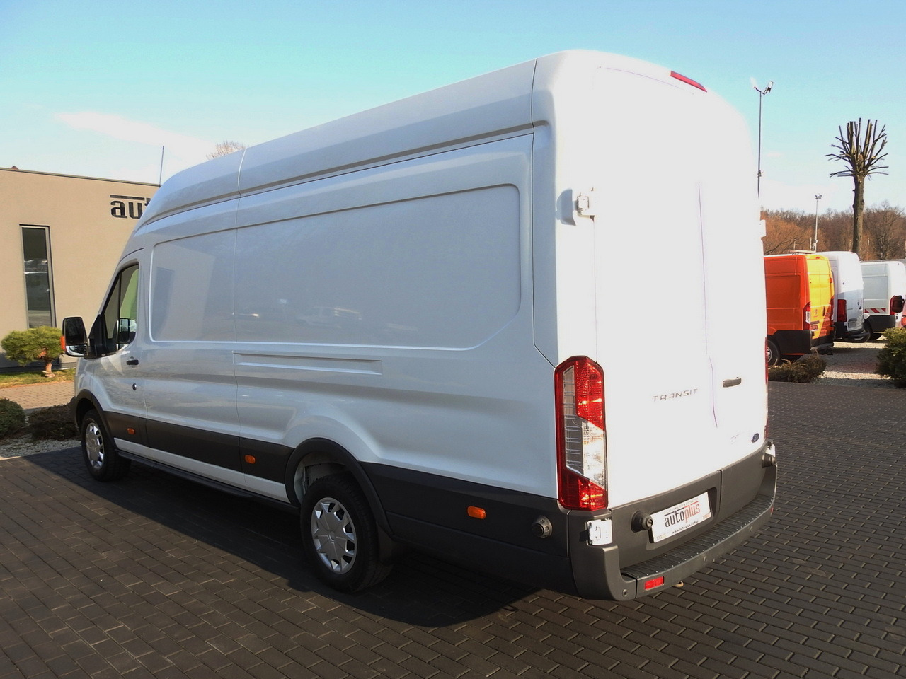 Carrinha frigorífica FORD TRANSIT  REFRIGERATOR VAN 0°C HEATING FUNCTION CRUISE CONTROL LED LIGHTS AIR CONDITIONING  130HP: foto 10