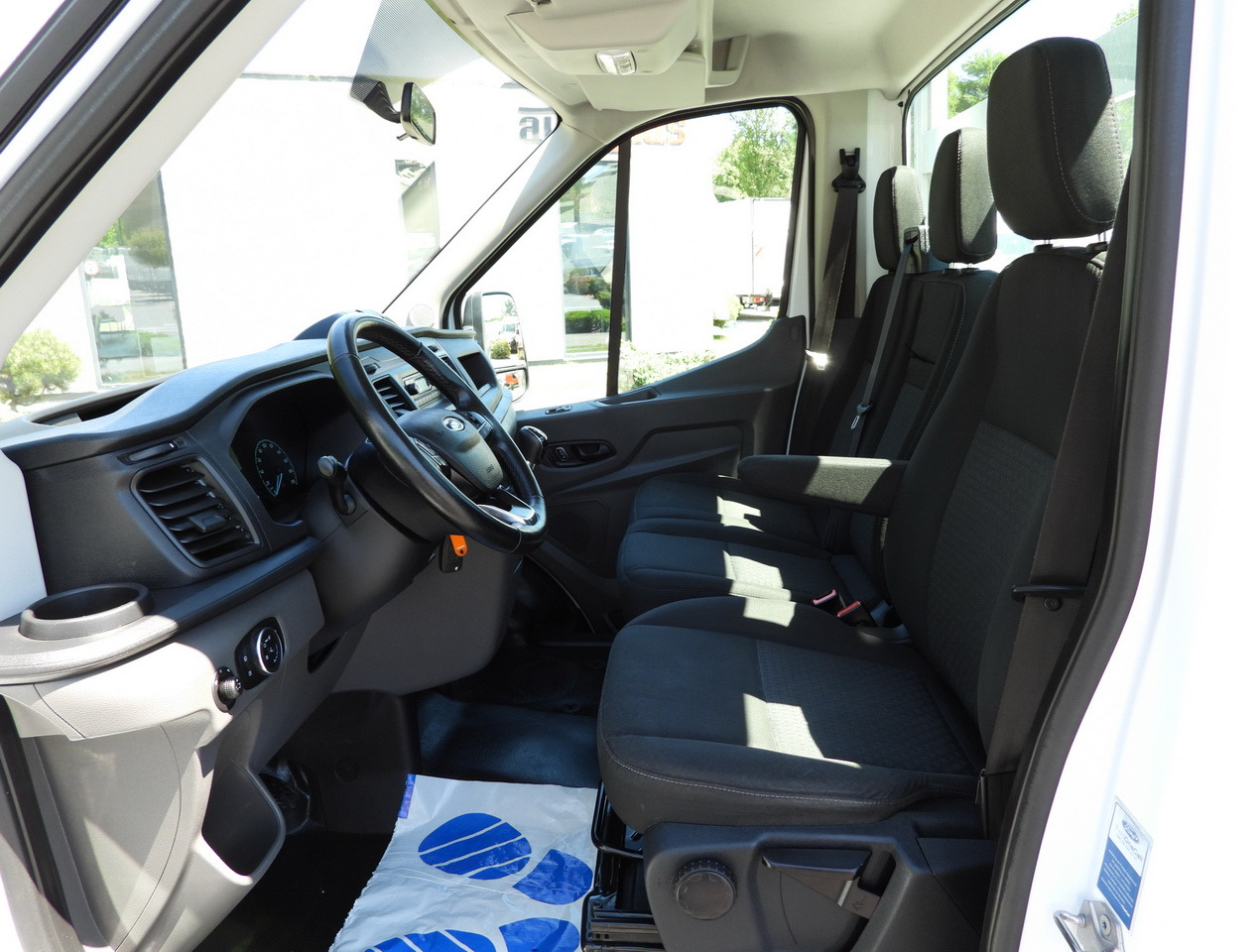 Carrinha de caixa aberta FORD TRANSIT  STAKE BODY 10 PALLETS CRUISE CONTROL LED LIGHTS PNEUMATICS AIR CONDITIONING  160HP: foto 25