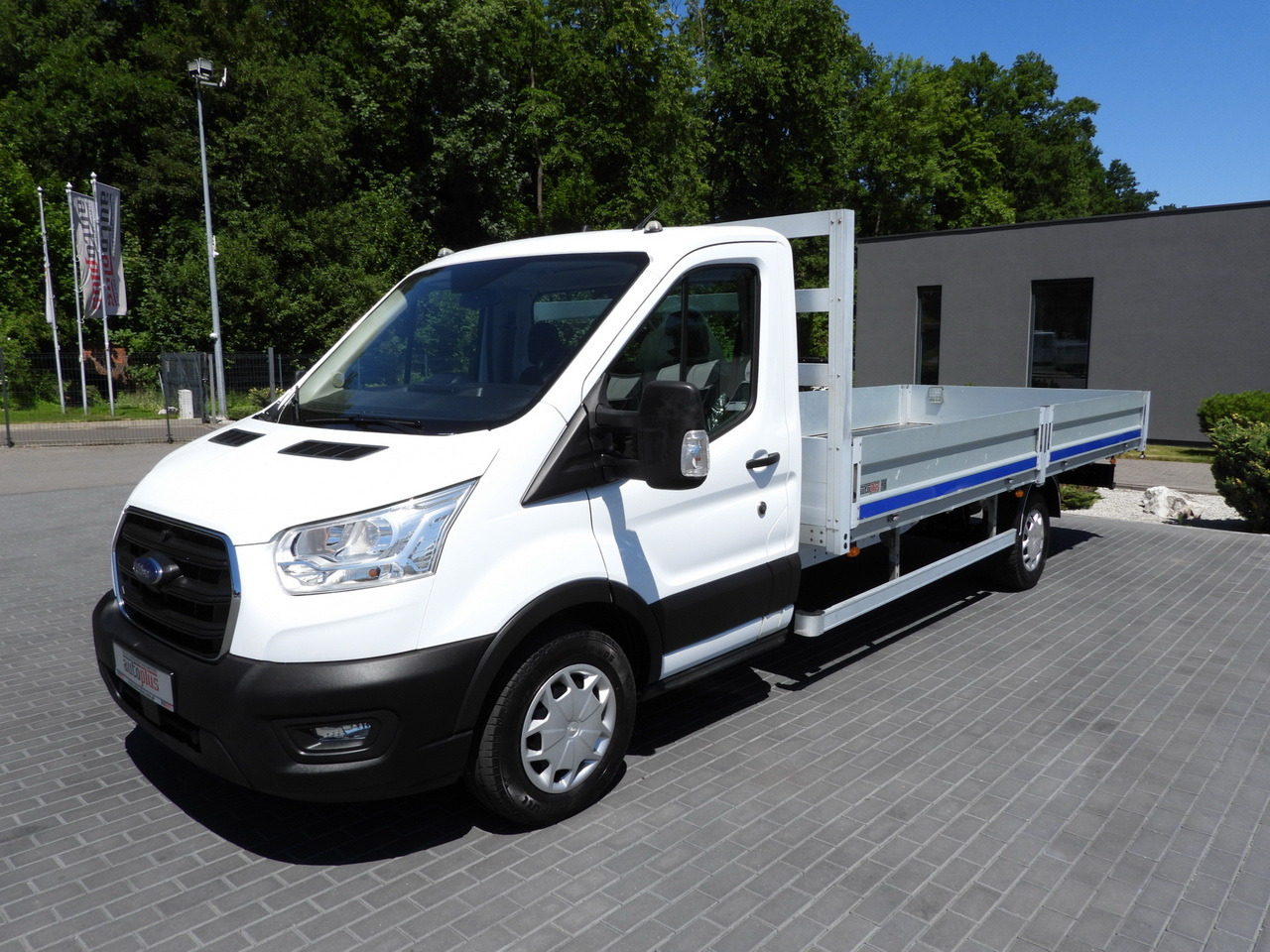 Carrinha de caixa aberta FORD TRANSIT  STAKE BODY 10 PALLETS CRUISE CONTROL LED LIGHTS PNEUMATICS AIR CONDITIONING  160HP: foto 6