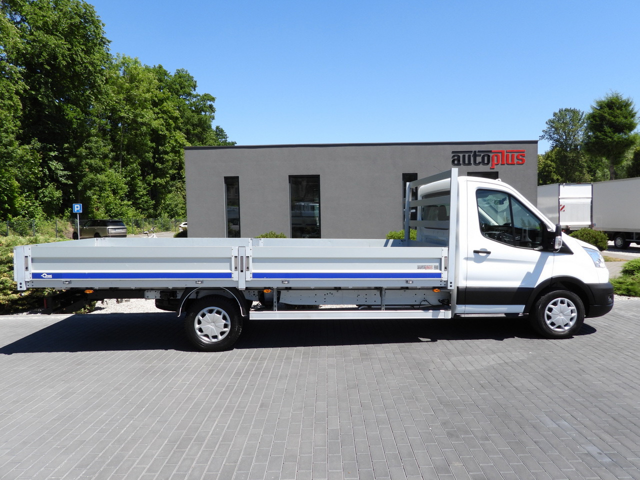 Carrinha de caixa aberta FORD TRANSIT  STAKE BODY 10 PALLETS CRUISE CONTROL LED LIGHTS PNEUMATICS AIR CONDITIONING  160HP: foto 7
