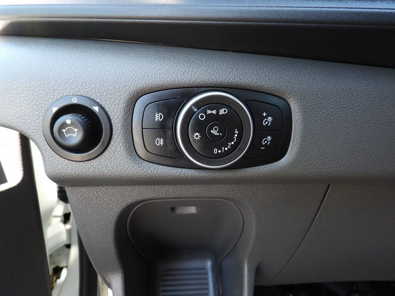 Carrinha de caixa aberta FORD TRANSIT  STAKE BODY 10 PALLETS CRUISE CONTROL LED LIGHTS PNEUMATICS AIR CONDITIONING  160HP: foto 37