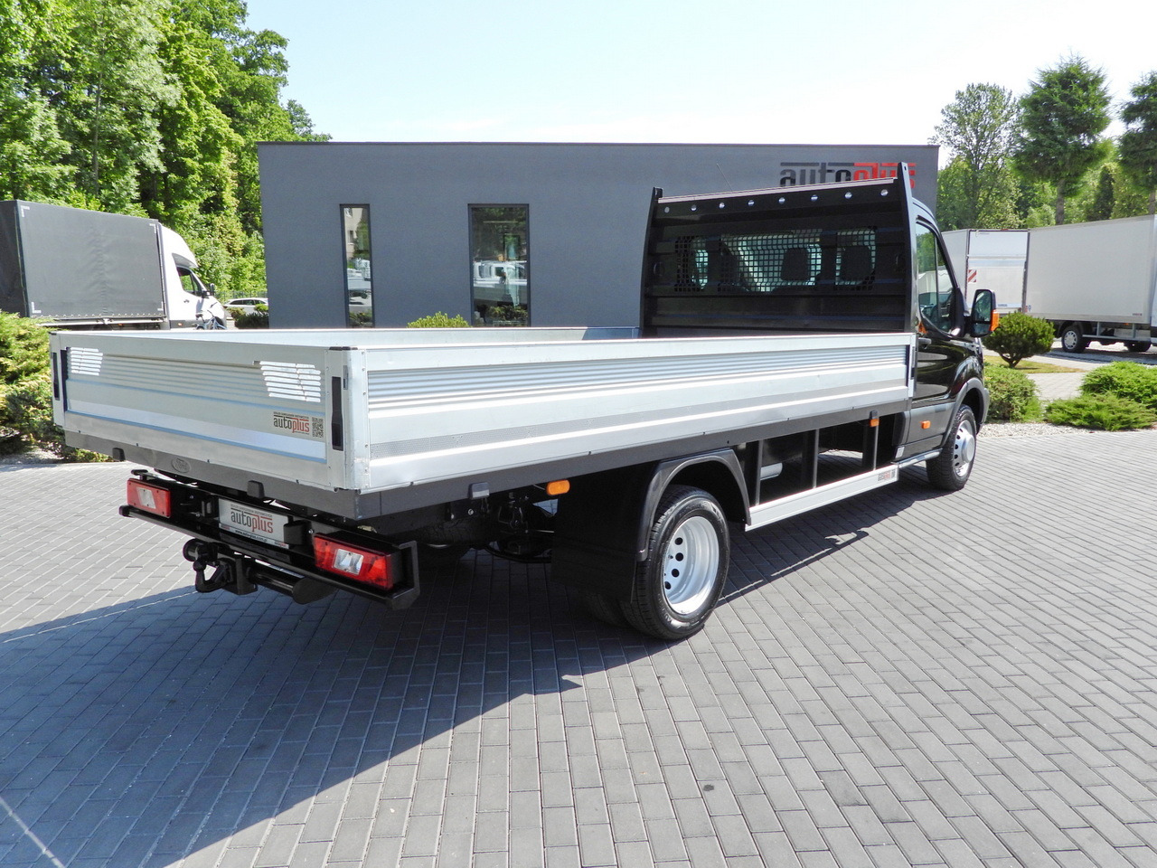 FORD TRANSIT STAKE BODY 8 PALLETS CRUISE CONTROL TWIN WHEELS AIR CONDITIONING 125HP - Carrinha de caixa aberta: foto 3 FORD TRANSIT STAKE BODY 8 PALLETS CRUISE CONTROL TWIN WHEELS AIR CONDITIONING 125HP - Carrinha de caixa aberta: foto 3
