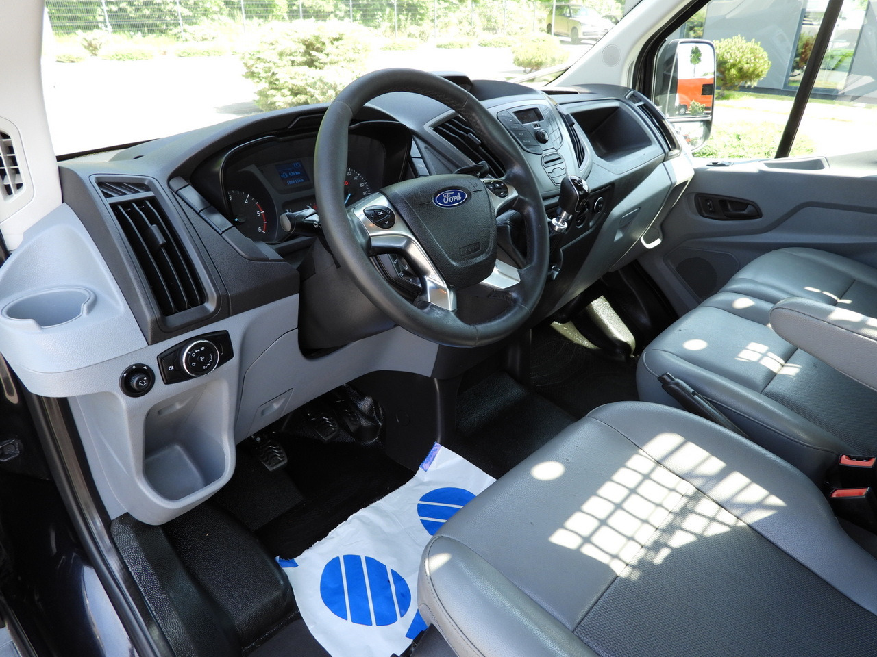 FORD TRANSIT STAKE BODY 8 PALLETS CRUISE CONTROL TWIN WHEELS AIR CONDITIONING 125HP - Carrinha de caixa aberta: foto 2 FORD TRANSIT STAKE BODY 8 PALLETS CRUISE CONTROL TWIN WHEELS AIR CONDITIONING 125HP - Carrinha de caixa aberta: foto 2