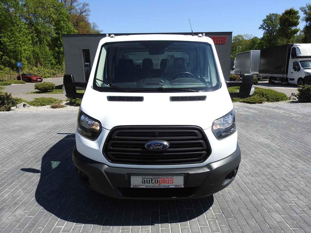 FORD TRANSIT STAKE BODY DOUBLE CABIN DOKA 7 SEATS AIR CONDITIONING 130HP - Carrinha cabine dupla: foto 5 FORD TRANSIT STAKE BODY DOUBLE CABIN DOKA 7 SEATS AIR CONDITIONING 130HP - Carrinha cabine dupla: foto 5