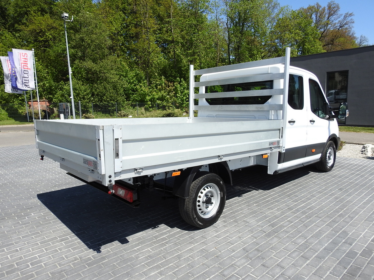 FORD TRANSIT STAKE BODY DOUBLE CABIN DOKA 7 SEATS AIR CONDITIONING 130HP - Carrinha cabine dupla: foto 3 FORD TRANSIT STAKE BODY DOUBLE CABIN DOKA 7 SEATS AIR CONDITIONING 130HP - Carrinha cabine dupla: foto 3