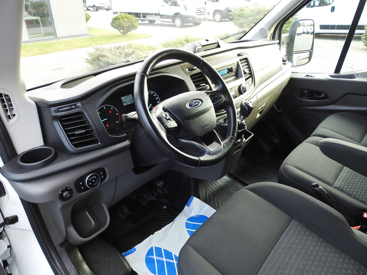 FORD TRANSIT TARPAULIN 10 PALLETS WEBASTO CRUISE CONTROL AIR CONDITIONING LED LIGHTS 160HP - Carrinha de lona: foto 2 FORD TRANSIT TARPAULIN 10 PALLETS WEBASTO CRUISE CONTROL AIR CONDITIONING LED LIGHTS 160HP - Carrinha de lona: foto 2