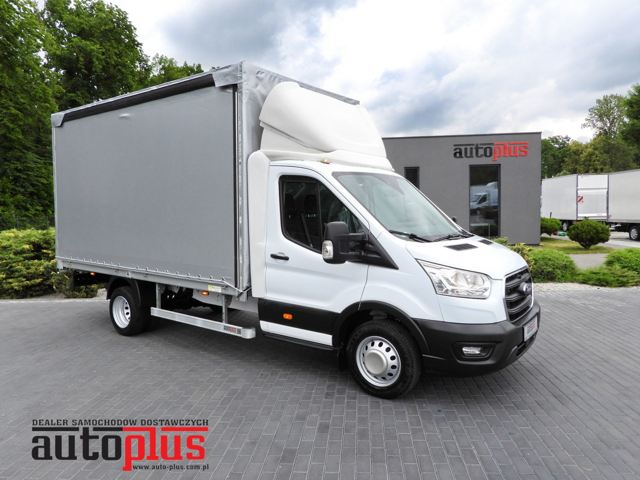 FORD TRANSIT  TARPAULIN 8 PALLETS CRUISE CONTROL LED LIGHTS TWIN WHEELS AIR CONDITIONING  130HP - Carrinha de lona: foto 1 FORD TRANSIT  TARPAULIN 8 PALLETS CRUISE CONTROL LED LIGHTS TWIN WHEELS AIR CONDITIONING  130HP - Carrinha de lona: foto 1