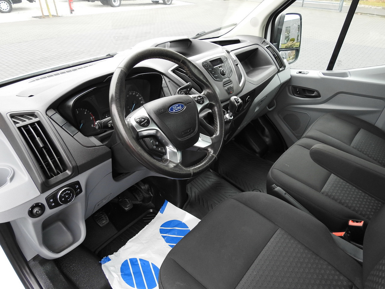 FORD TRANSIT TIPPER CRUISE CONTROL AIR CONDITIONING TWIN WHEELS 170HP - Carrinha basculante: foto 2 FORD TRANSIT TIPPER CRUISE CONTROL AIR CONDITIONING TWIN WHEELS 170HP - Carrinha basculante: foto 2