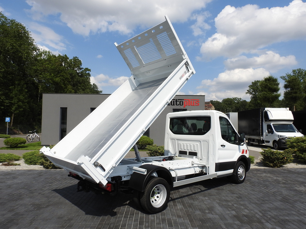 FORD TRANSIT TIPPER CRUISE CONTROL AIR CONDITIONING TWIN WHEELS 170HP - Carrinha basculante: foto 3 FORD TRANSIT TIPPER CRUISE CONTROL AIR CONDITIONING TWIN WHEELS 170HP - Carrinha basculante: foto 3