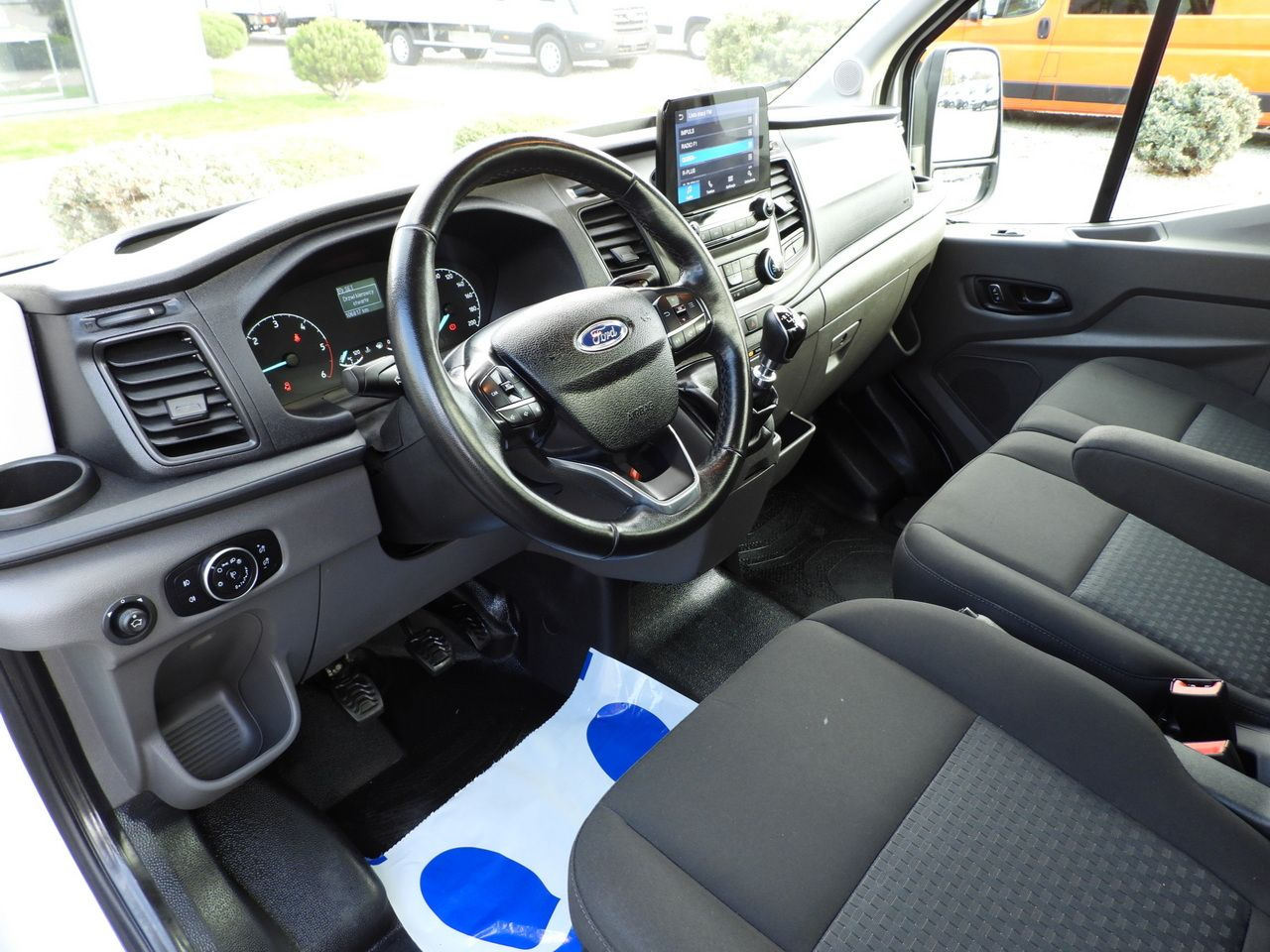 FORD TRANSIT TIPPER CRUISE CONTROL LED LIGHTS TWIN WHEELS AIR CONDITIONING 130HP - Carrinha basculante: foto 2 FORD TRANSIT TIPPER CRUISE CONTROL LED LIGHTS TWIN WHEELS AIR CONDITIONING 130HP - Carrinha basculante: foto 2