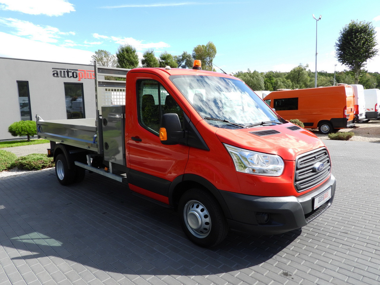 FORD TRANSIT TIPPER CRUISE CONTROL LED LIGHTS TWIN WHEELS AIR CONDITIONING 170HP - Carrinha basculante: foto 4 FORD TRANSIT TIPPER CRUISE CONTROL LED LIGHTS TWIN WHEELS AIR CONDITIONING 170HP - Carrinha basculante: foto 4