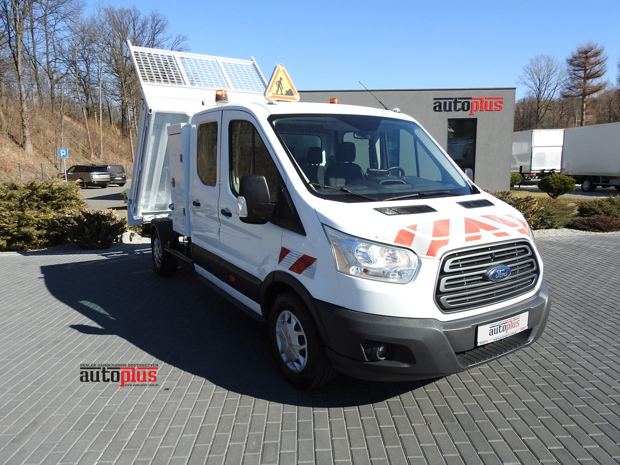 FORD TRANSIT TIPPER DOUBLE CABIN DOKA 6 SEATS CRUISE CONTROL AIR CONDITIONING 130HP - Carrinha basculante: foto 1 FORD TRANSIT TIPPER DOUBLE CABIN DOKA 6 SEATS CRUISE CONTROL AIR CONDITIONING 130HP - Carrinha basculante: foto 1