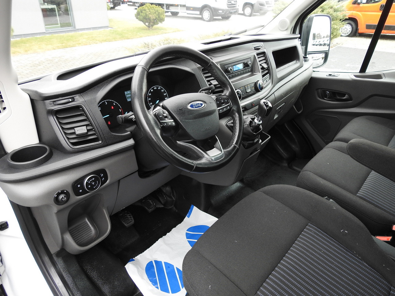 FORD TRANSIT TIPPER LED LIGHTS TWIN WHEELS AIR CONDITIONING 130HP - Carrinha basculante: foto 2 FORD TRANSIT TIPPER LED LIGHTS TWIN WHEELS AIR CONDITIONING 130HP - Carrinha basculante: foto 2