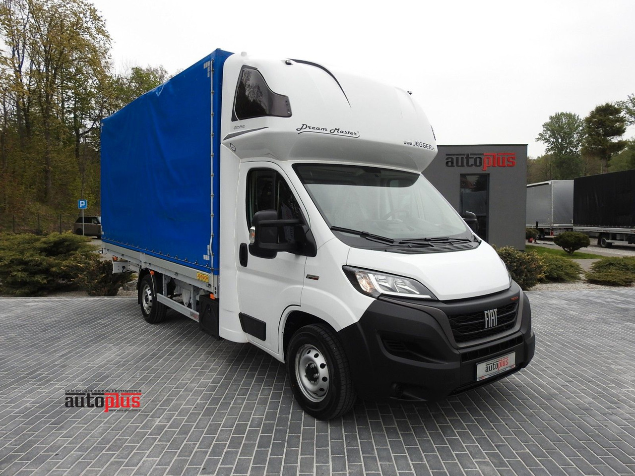 Fiat DUCATO PRITSCHE PLANE 10 PALETTEN WEBASTO A/C - Carrinha de lona: foto 1 Fiat DUCATO PRITSCHE PLANE 10 PALETTEN WEBASTO A/C - Carrinha de lona: foto 1