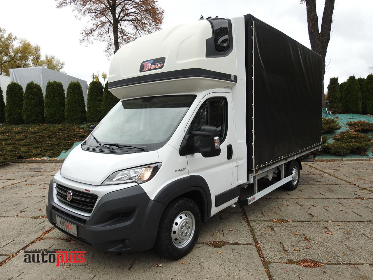 Fiat DUCATO PRITSCHE PLANE AUFZUG 8 PALETTEN WEBASTO - Carrinha de lona: foto 1 Fiat DUCATO PRITSCHE PLANE AUFZUG 8 PALETTEN WEBASTO - Carrinha de lona: foto 1