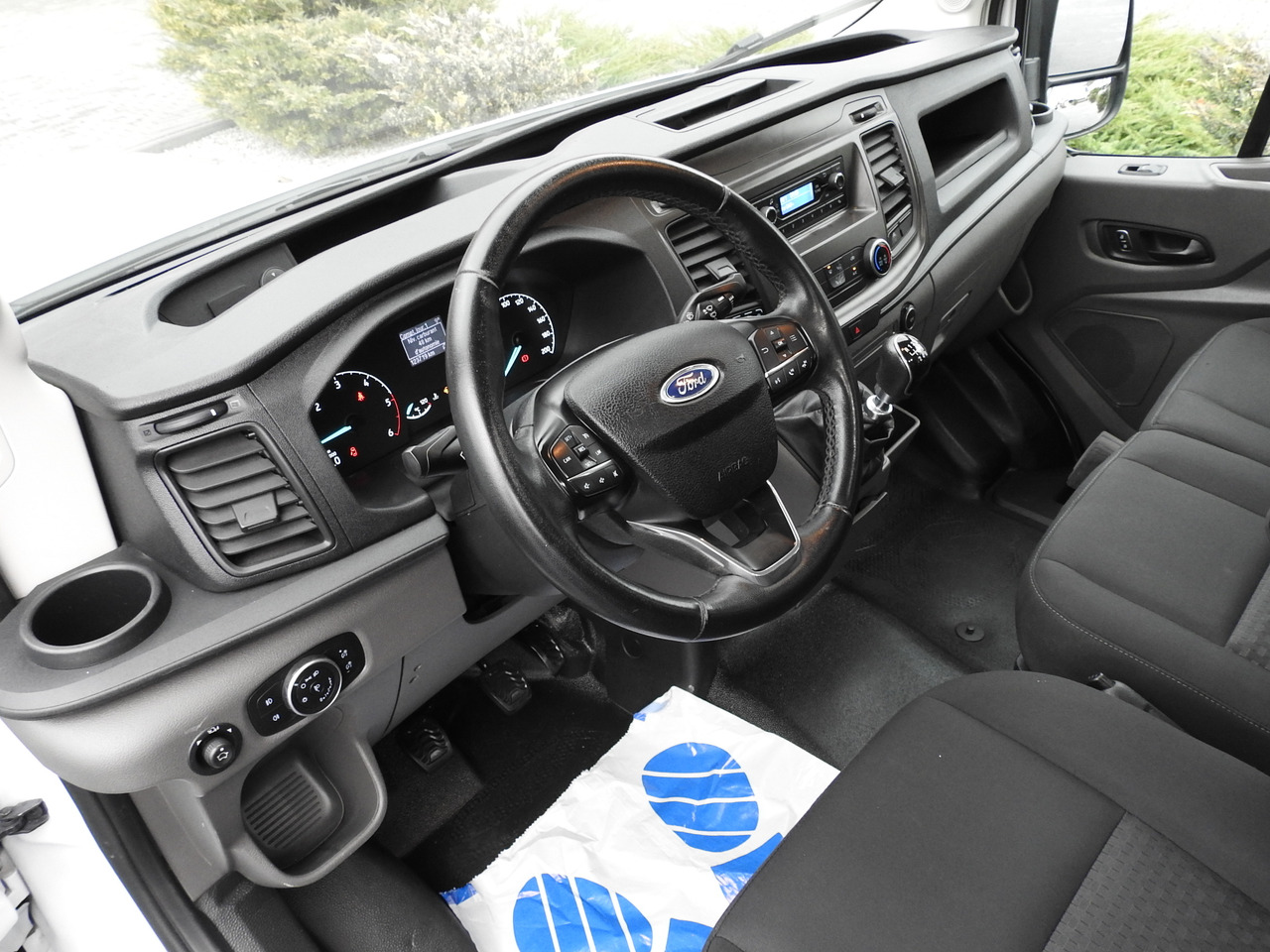 Ford TRANSIT KASTENWAGEN DOPPELKABINE 6 SITZE - Furgão, Carrinha cabine dupla: foto 2 Ford TRANSIT KASTENWAGEN DOPPELKABINE 6 SITZE - Furgão, Carrinha cabine dupla: foto 2