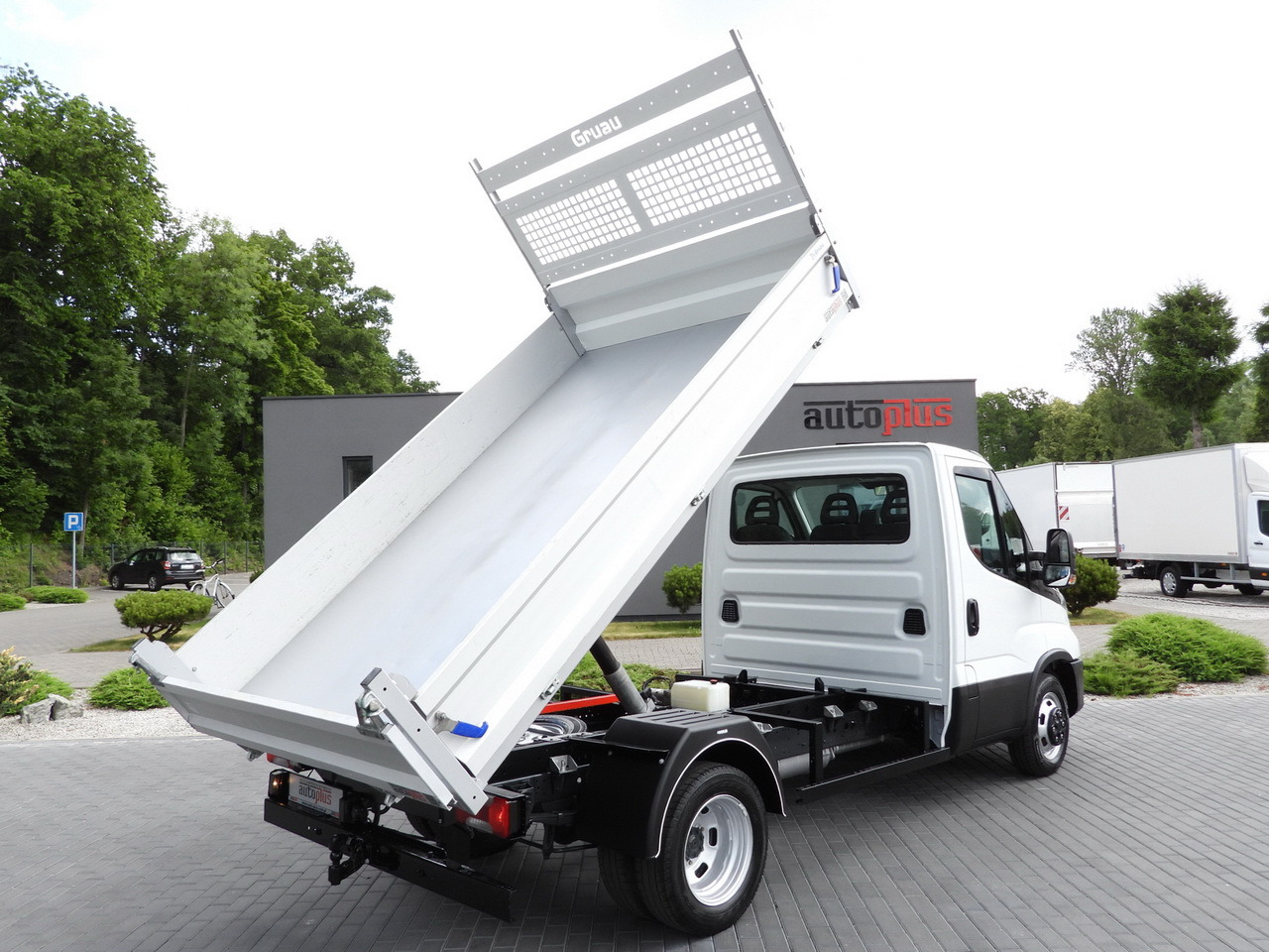 IVECO DAILY 35C14 CRUISE CONTROL TWIN WHEELS AIR CONDITIONING 140HP - Carrinha basculante: foto 3 IVECO DAILY 35C14 CRUISE CONTROL TWIN WHEELS AIR CONDITIONING 140HP - Carrinha basculante: foto 3