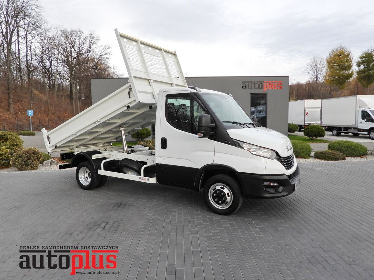 IVECO DAILY 35C14 TIPPER CRUISE CONTROL TWIN WHEELS AIR CONDITIONING 140HP - Carrinha basculante: foto 1 IVECO DAILY 35C14 TIPPER CRUISE CONTROL TWIN WHEELS AIR CONDITIONING 140HP - Carrinha basculante: foto 1