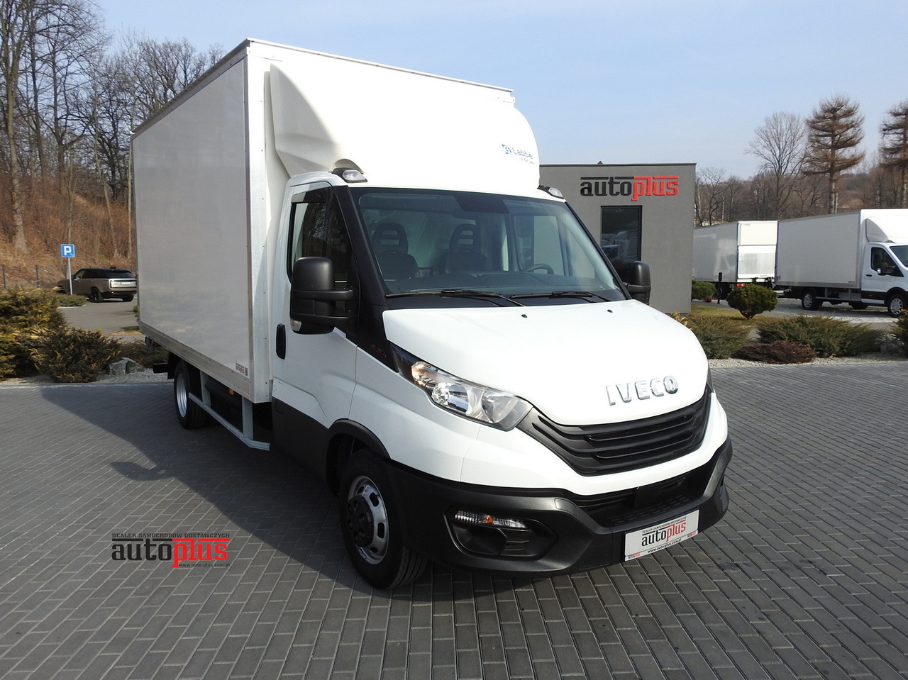 IVECO DAILY 35C16 BOX LIFT 8 PALLETS CRUISE CONTROL TWIN WHEELS AIR CONDITIONING 160HP - Carrinha de contentor: foto 1 IVECO DAILY 35C16 BOX LIFT 8 PALLETS CRUISE CONTROL TWIN WHEELS AIR CONDITIONING 160HP - Carrinha de contentor: foto 1