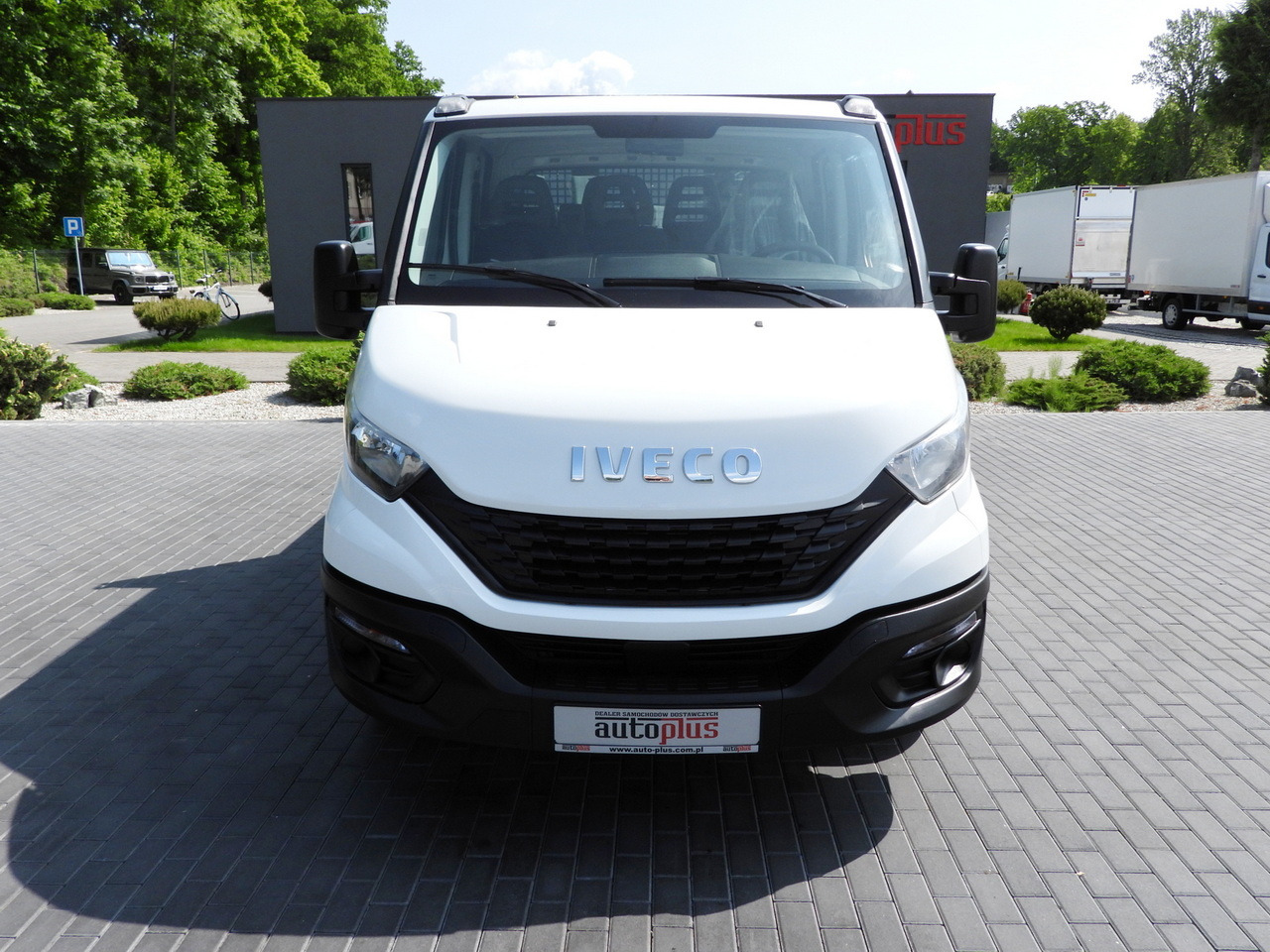 IVECO DAILY 35S12 STAKE BODY DOUBLE CABIN DOKA 7 SEATS AIR CONDITIONING 120HP - Carrinha de caixa aberta: foto 5 IVECO DAILY 35S12 STAKE BODY DOUBLE CABIN DOKA 7 SEATS AIR CONDITIONING 120HP - Carrinha de caixa aberta: foto 5