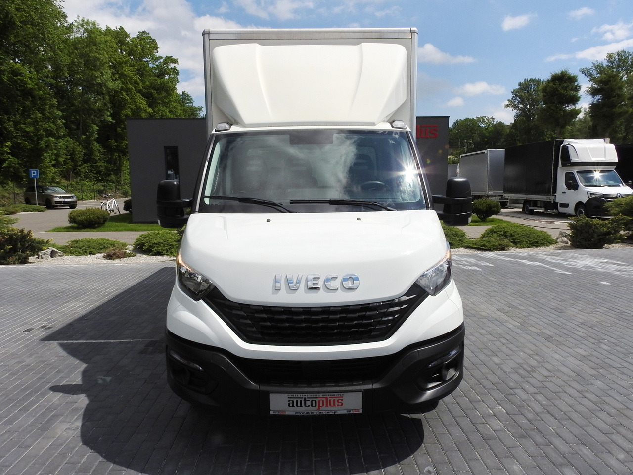 IVECO DAILY 35S14 8 PALLETS CRUISE CONTROL TWIN WHEELS AIR CONDITIONING 140HP - Carrinha de contentor: foto 5 IVECO DAILY 35S14 8 PALLETS CRUISE CONTROL TWIN WHEELS AIR CONDITIONING 140HP - Carrinha de contentor: foto 5